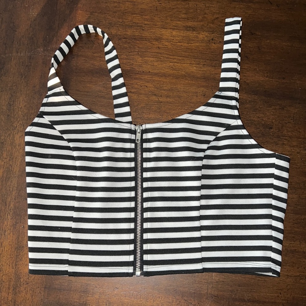 Crop top